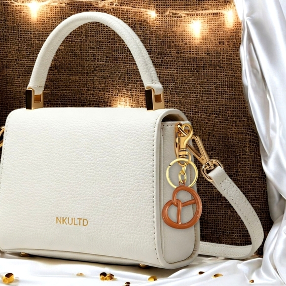 Cute Fun Pretzel Keychain Charm | Trendy Purse Bag Backpack Keys Accessory 🎀 - Picture 7 of 11